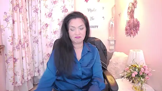 Snapshot of MyLovOne chatting on 02/16/26, 12:23 MyLovOne online show from 02/16/26, 12:23