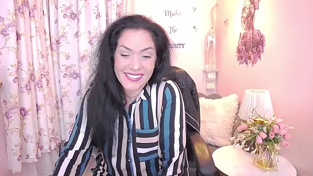 Snapshot of MyLovOne chatting on 02/24/26, 10:13 MyLovOne online show from 02/24/26, 10:13