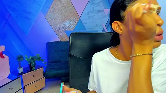 keytinthomson  online show from 10/09/25, 08:07