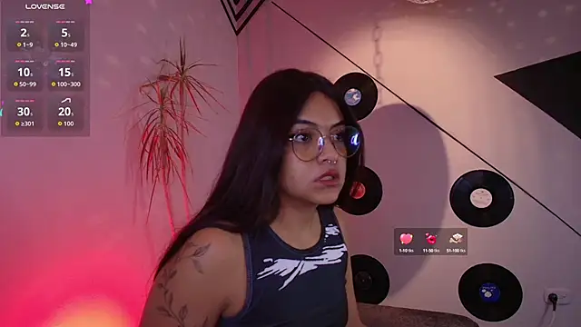 Lilith and Khloe online show from 10/02/25, 11:17