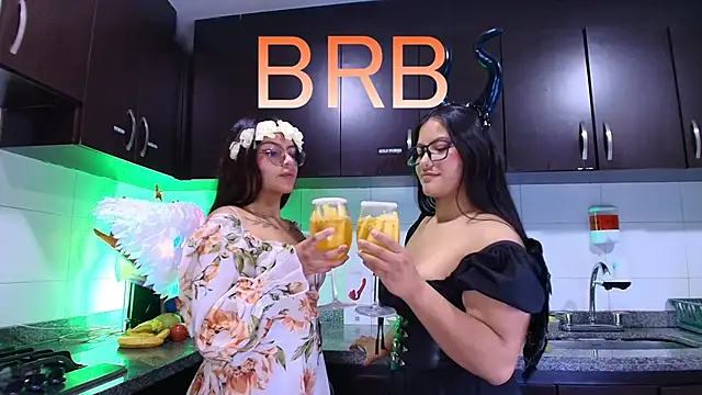 Lilith and Khloe online show from 11/04/25, 11:20