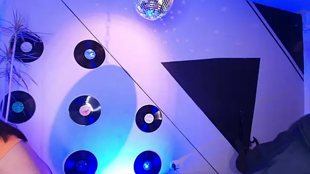 Lilith and Khloe online show from 11/29/25, 11:24