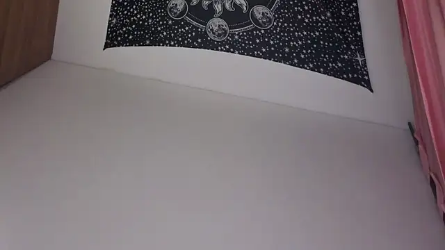 Snapshot of lilyx_ chatting on 04/19/26, 04:56 lilyx online show from 04/19/26, 04:56