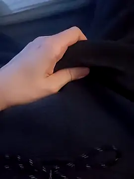 Snapshot of treefrog2025 chatting on 11/11/25, 05:07 treefrog2025 online show from 11/11/25, 05:07