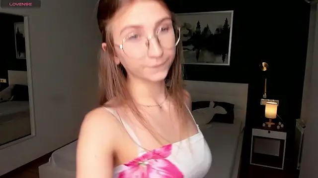 Snapshot of EditaBand chatting on 11/11/25, 07:25 EditaBand online show from 11/11/25, 07:25