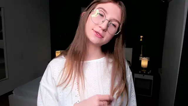 Snapshot of EditaBand chatting on 11/28/25, 07:16 EditaBand online show from 11/28/25, 07:16