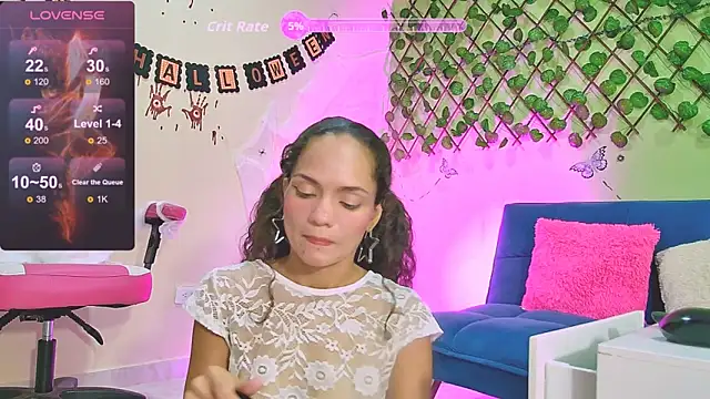 Karen Ariass online show from 10/28/25, 01:36