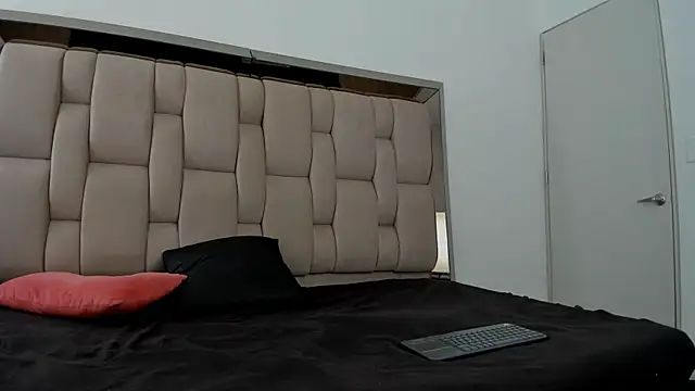 Enzo issis online show from 09/26/25, 06:23