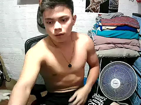 Snapshot of Pinoy_slutcummer69 chatting on 03/10/26, 10:42 Pinoy slutcummer69 online show from 03/10/26, 10:42
