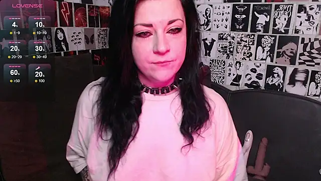 Snapshot of Kvopa chatting on 09/21/25, 02:02 Kvopa online show from 09/21/25, 02:02