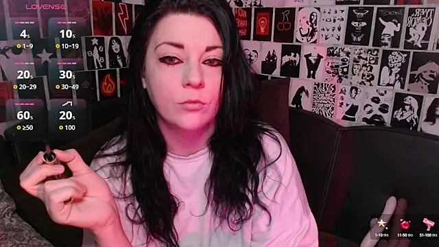 Snapshot of Kvopa chatting on 10/11/25, 09:19 Kvopa online show from 10/11/25, 09:19