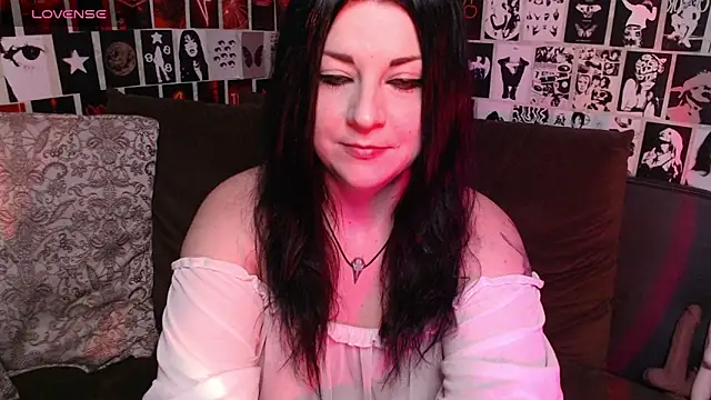 Snapshot of Kvopa chatting on 10/20/25, 09:37 Kvopa online show from 10/20/25, 09:37