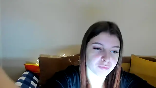 Snapshot of Malibyheart chatting on 12/18/25, 02:01 Malibyheart online show from 12/18/25, 02:01