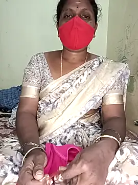 Snapshot of Nrl69 chatting on 12/18/25, 01:06 Nrl69 online show from 12/18/25, 01:06