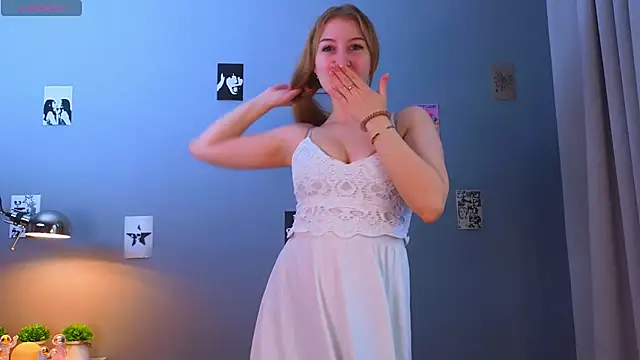 Snapshot of LorettaGladman chatting on 10/23/25, 04:12 LorettaGladman online show from 10/23/25, 04:12