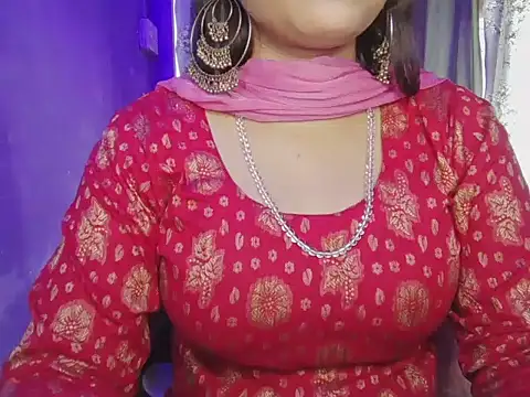 Naina 007 online show from 10/10/25, 06:45