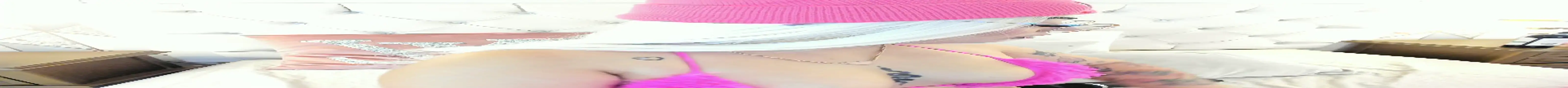 Snapshot of MeganStar__ chatting on 09/23/25, 12:08 MeganStar online show from 09/23/25, 12:08