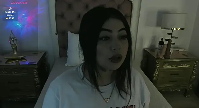 Snapshot of MeganStar__ chatting on 10/07/25, 11:51 MeganStar online show from 10/07/25, 11:51