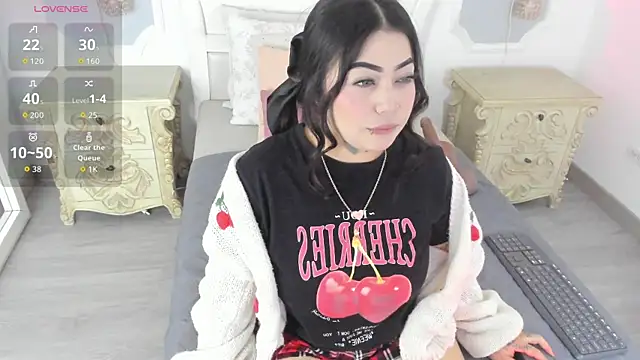 Snapshot of MeganStar__ chatting on 11/20/25, 11:54 MeganStar online show from 11/20/25, 11:54