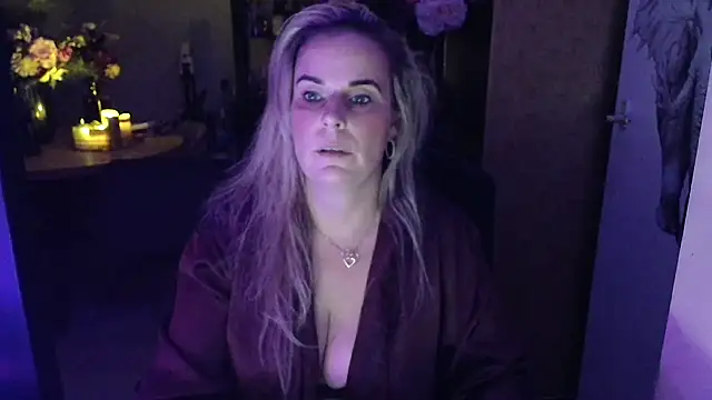 Snapshot of Mrs-Aurora chatting on 02/01/26, 09:57 Mrs-Aurora online show from 02/01/26, 09:57