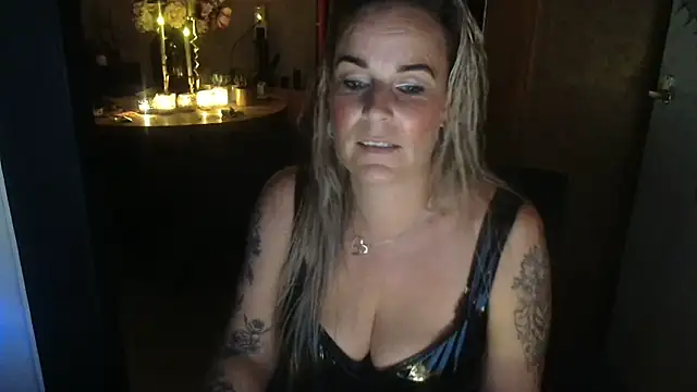 Snapshot of Mrs-Aurora chatting on 05/20/26, 10:16 Mrs-Aurora online show from 05/20/26, 10:16