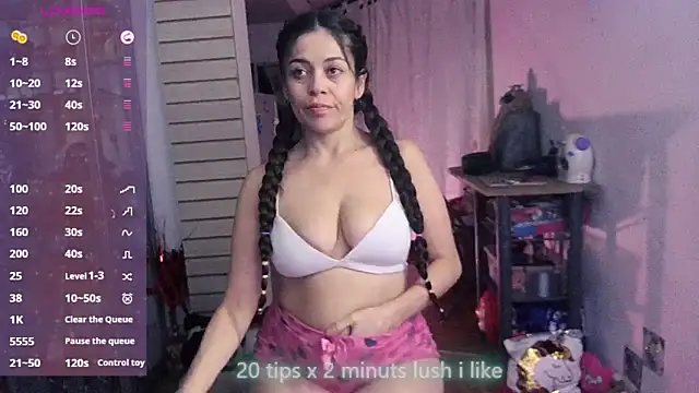 Snapshot of xinamora chatting on 10/26/25, 03:23 xinamora online show from 10/26/25, 03:23