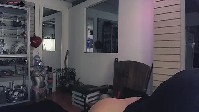 Snapshot of xinamora chatting on 11/07/25, 05:07 xinamora online show from 11/07/25, 05:07