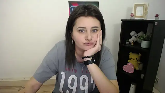 Katrin kiss  online show from 09/22/25, 12:40