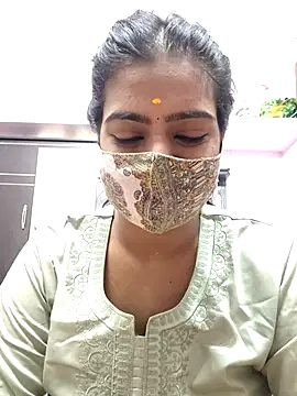 Snapshot of Tamil-Meenu12 chatting on 04/12/26, 04:28 Tamil-Meenu12 online show from 04/12/26, 04:28
