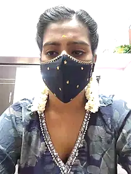 Snapshot of Tamil-Meenu12 chatting on 04/19/26, 04:23 Tamil-Meenu12 online show from 04/19/26, 04:23