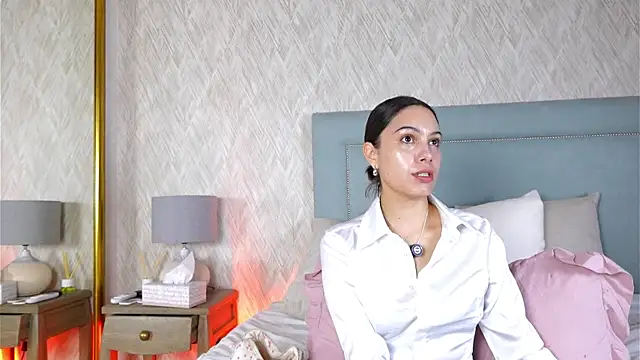 Sofy Bradd online show from 09/19/25, 08:05