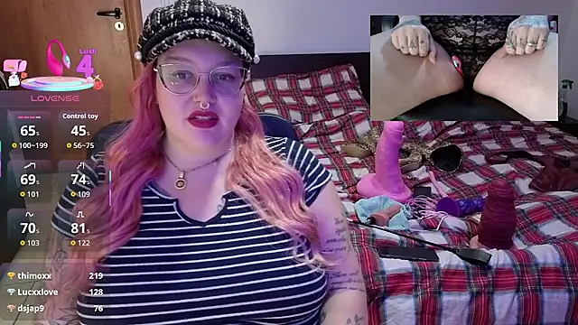 Snapshot of AlyssaWonderland chatting on 12/13/25, 07:53 AlyssaWonderland online show from 12/13/25, 07:53