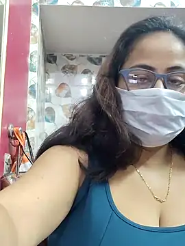 Snapshot of nisha_1110 chatting on 12/01/25, 01:38 nisha 1110 online show from 12/01/25, 01:38