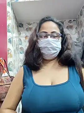 Snapshot of nisha_1110 chatting on 12/16/25, 02:11 nisha 1110 online show from 12/16/25, 02:11