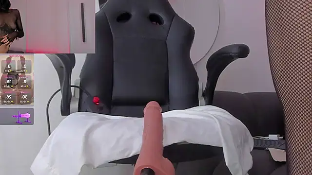 Snapshot of axaras chatting on 10/20/25, 12:27 axaras online show from 10/20/25, 12:27