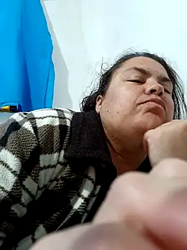 yaneth  online show from 11/15/25, 11:18