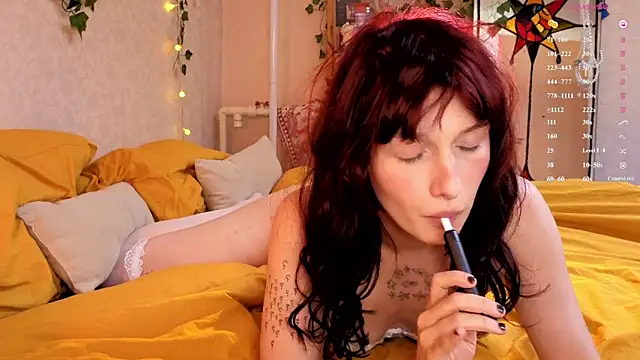 LeelooYolo online show from 06/19/26, 06:23