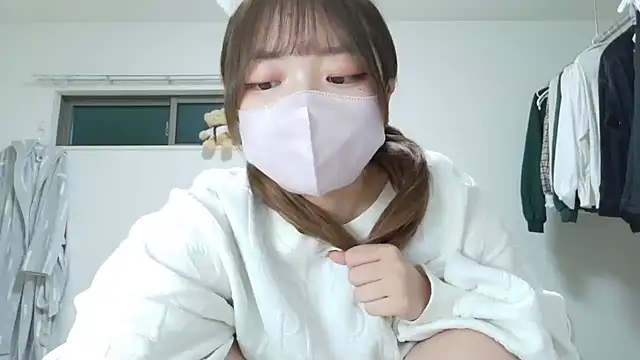 Snapshot of azukichan_ chatting on 11/14/25, 05:22 azukichan online show from 11/14/25, 05:22