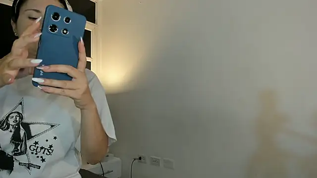 harimoon1 online show from 11/29/25, 12:35