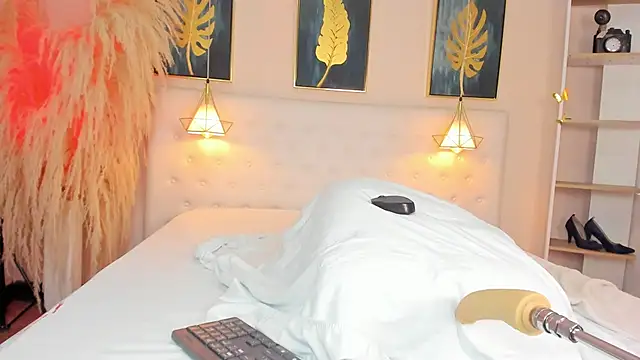 Snapshot of Cinnamon_Star chatting on 03/02/26, 12:23 Cinnamon Star online show from 03/02/26, 12:23