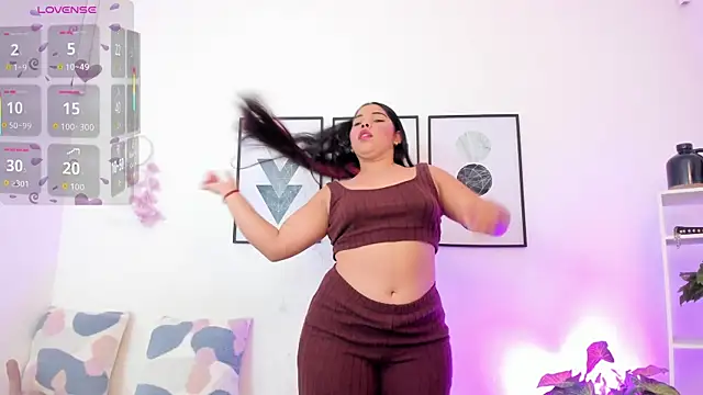 Snapshot of yunna7 chatting on 11/20/25, 11:32 yunna7 online show from 11/20/25, 11:32