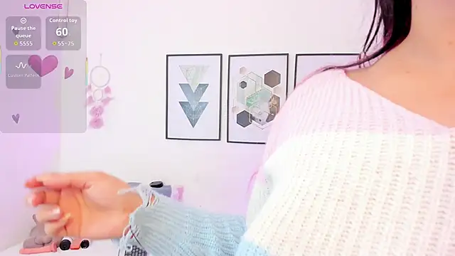 Snapshot of yunna7 chatting on 11/21/25, 11:31 yunna7 online show from 11/21/25, 11:31