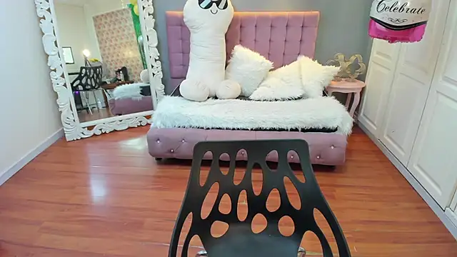 Tammy parker  online show from 10/02/25, 04:30