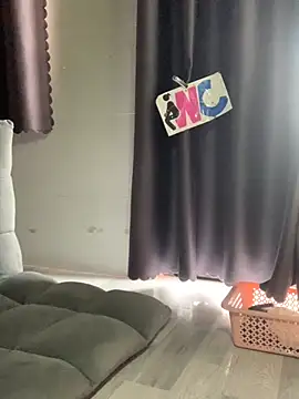 yang-2269 online show from 09/26/25, 11:42