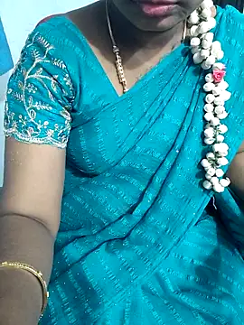 Snapshot of lolida69thamil chatting on 12/18/25, 04:29 lolida69thamil online show from 12/18/25, 04:29