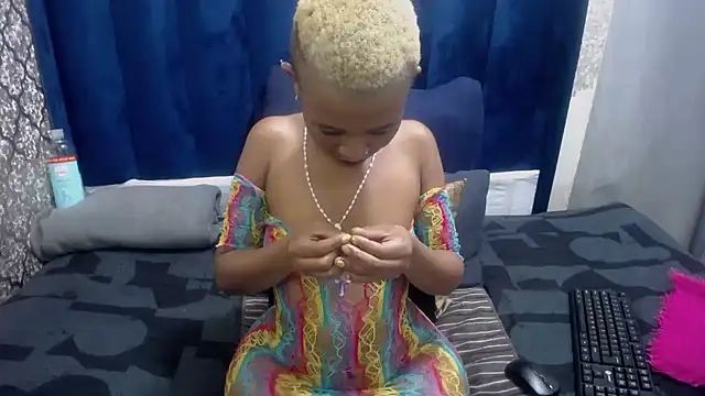 GoldenBigAssCurvy online show from 09/18/25, 09:17