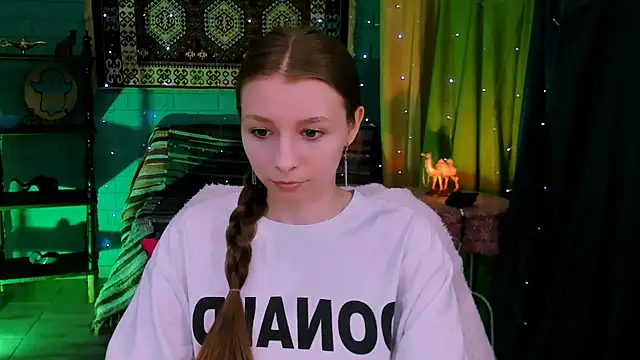 JulieDaniel online show from 06/11/26, 04:21