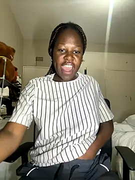 DarkBerryDiamond255 online show from 10/11/25, 08:29