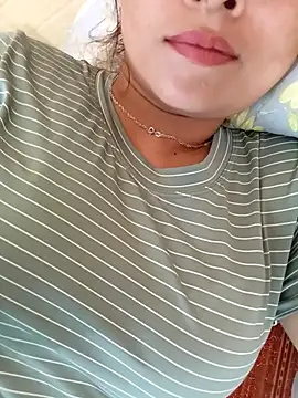 Snapshot of NG_N chatting on 10/14/25, 07:20 NG N online show from 10/14/25, 07:20