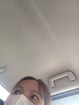 Snapshot of NG_N chatting on 10/19/25, 04:57 NG N online show from 10/19/25, 04:57